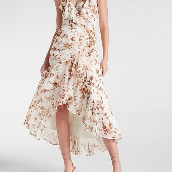 ✨NWT~Express Ruffle Maxi✨ - Picture 2 of 10